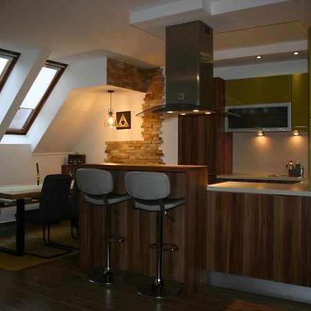 Enjoy 110Qm Apartment Im Historischen Zentrum Sopron Esterno foto