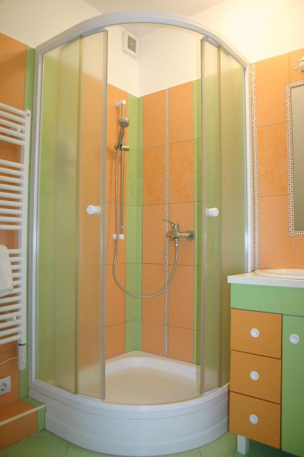Enjoy 110Qm Apartment Im Historischen Zentrum Sopron Esterno foto