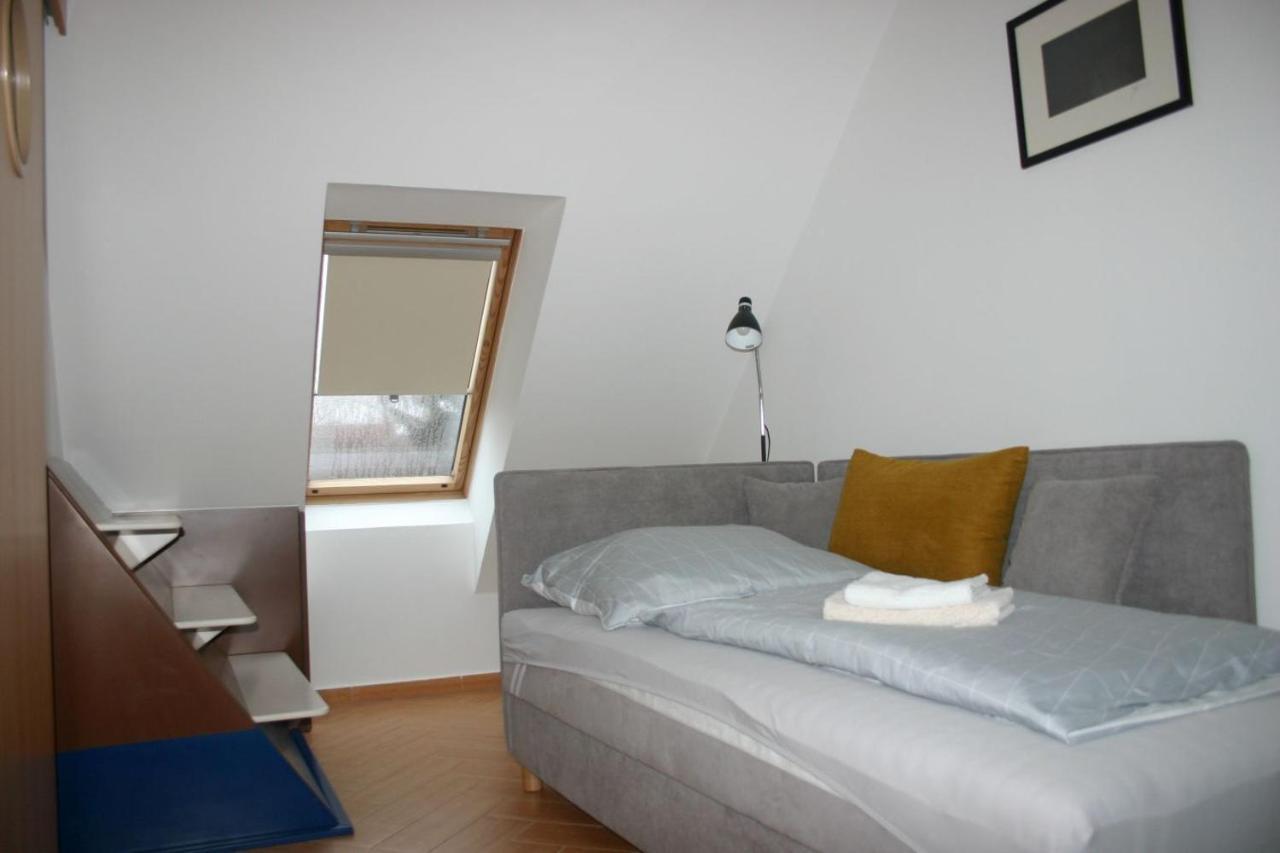 Enjoy 110Qm Apartment Im Historischen Zentrum Sopron Esterno foto