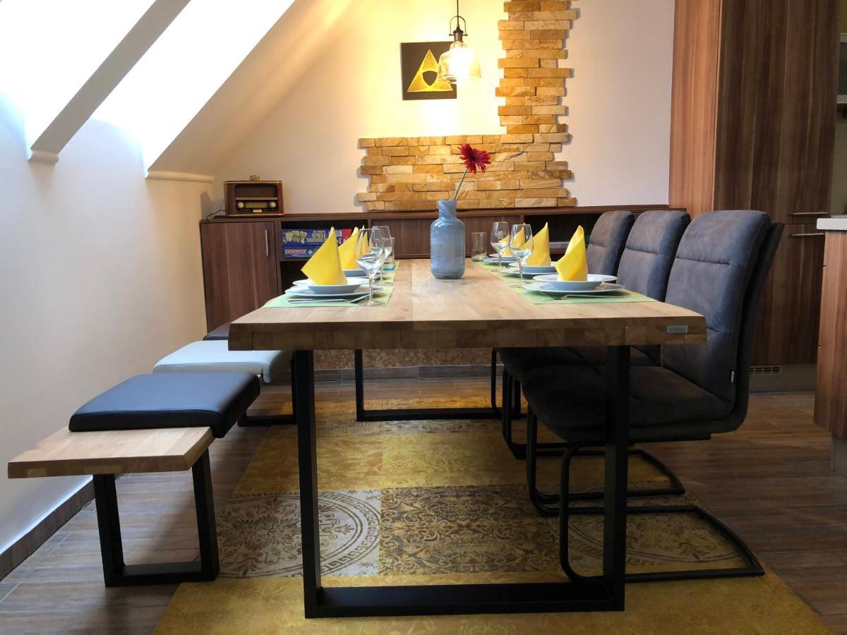 Enjoy 110Qm Apartment Im Historischen Zentrum Sopron Esterno foto