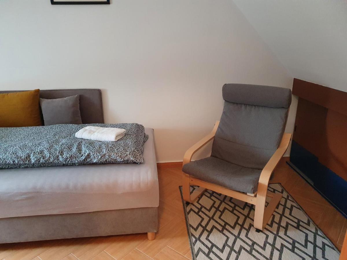 Enjoy 110Qm Apartment Im Historischen Zentrum Sopron Esterno foto